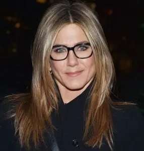 Long hairstyles for women over 50 with glasses